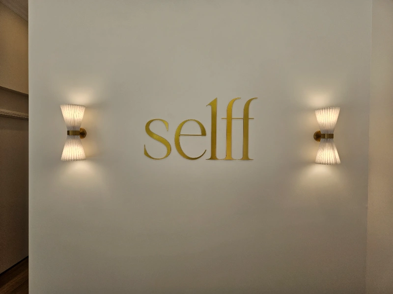 Reception wall business sign Toowoomba – bright reception design